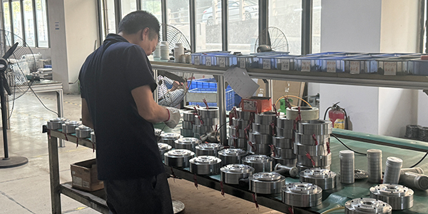 臺(tái)靈電磁制動(dòng)器與競(jìng)品對(duì)比，哪個(gè)更值得購買？